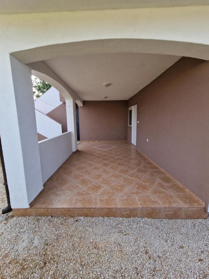 Apartments Ema Vir Exterior foto