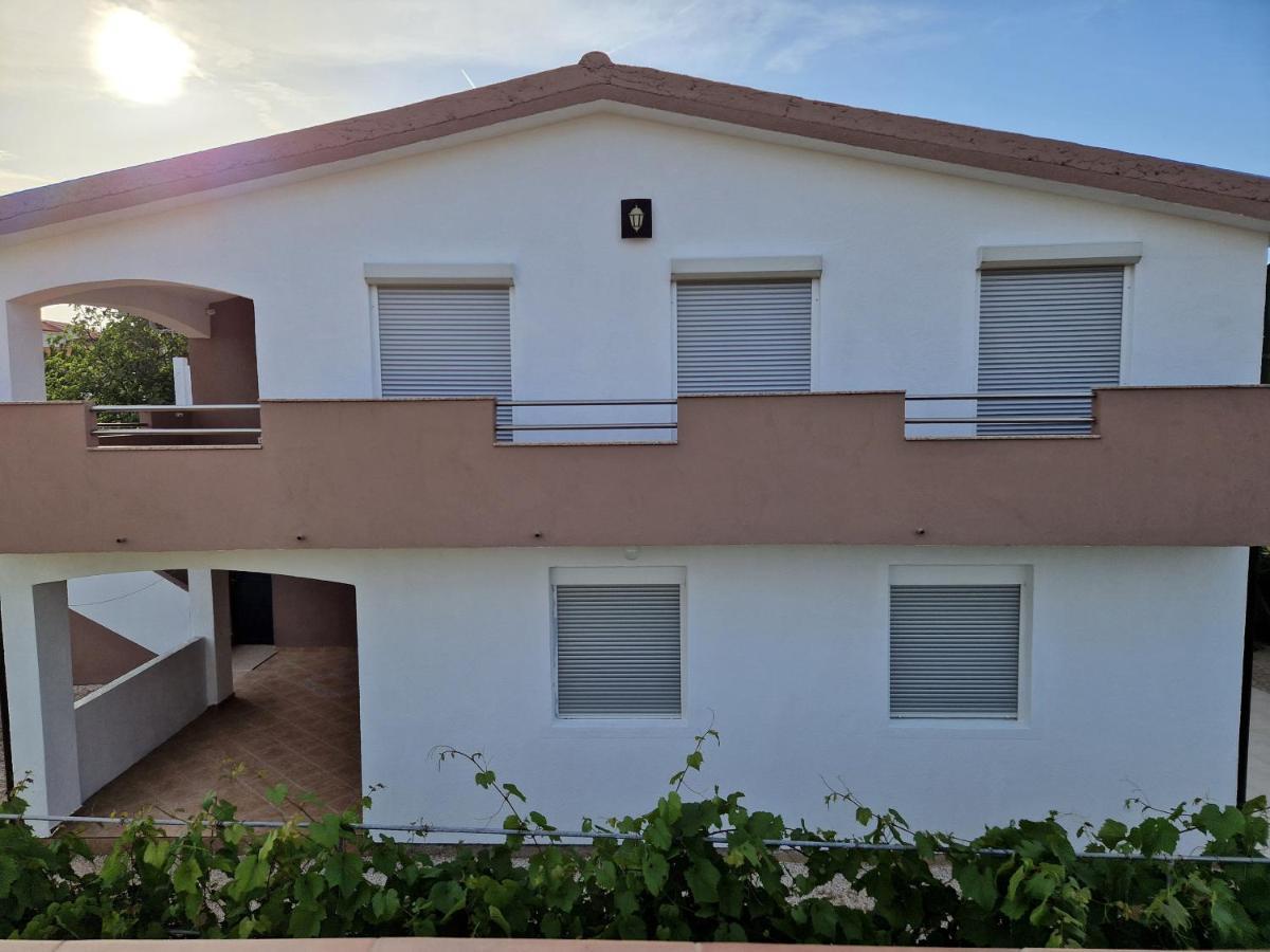 Apartments Ema Vir Exterior foto