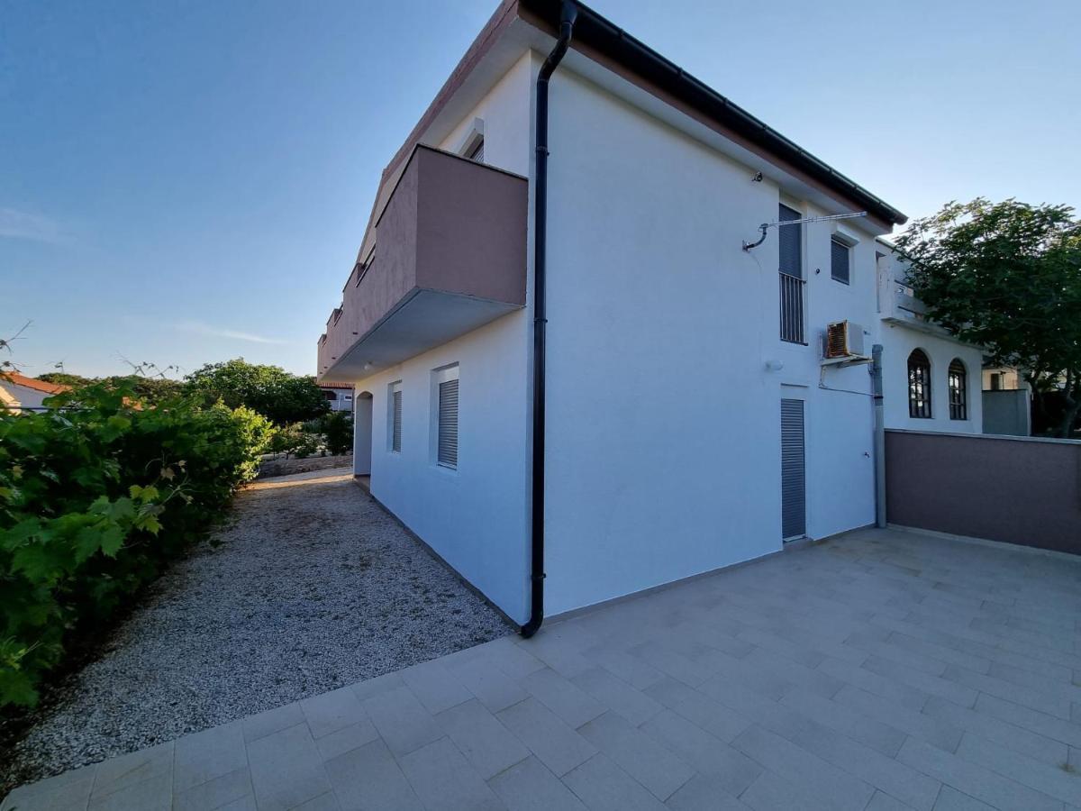 Apartments Ema Vir Exterior foto