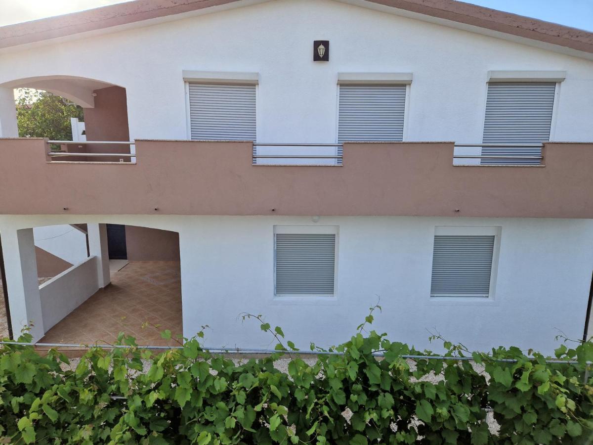 Apartments Ema Vir Exterior foto