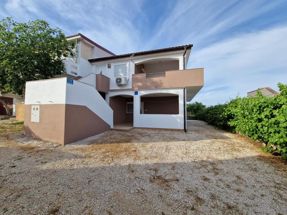 Apartments Ema Vir Exterior foto