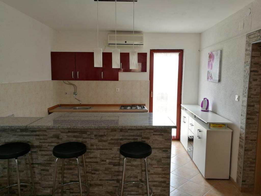 Apartments Ema Vir Exterior foto